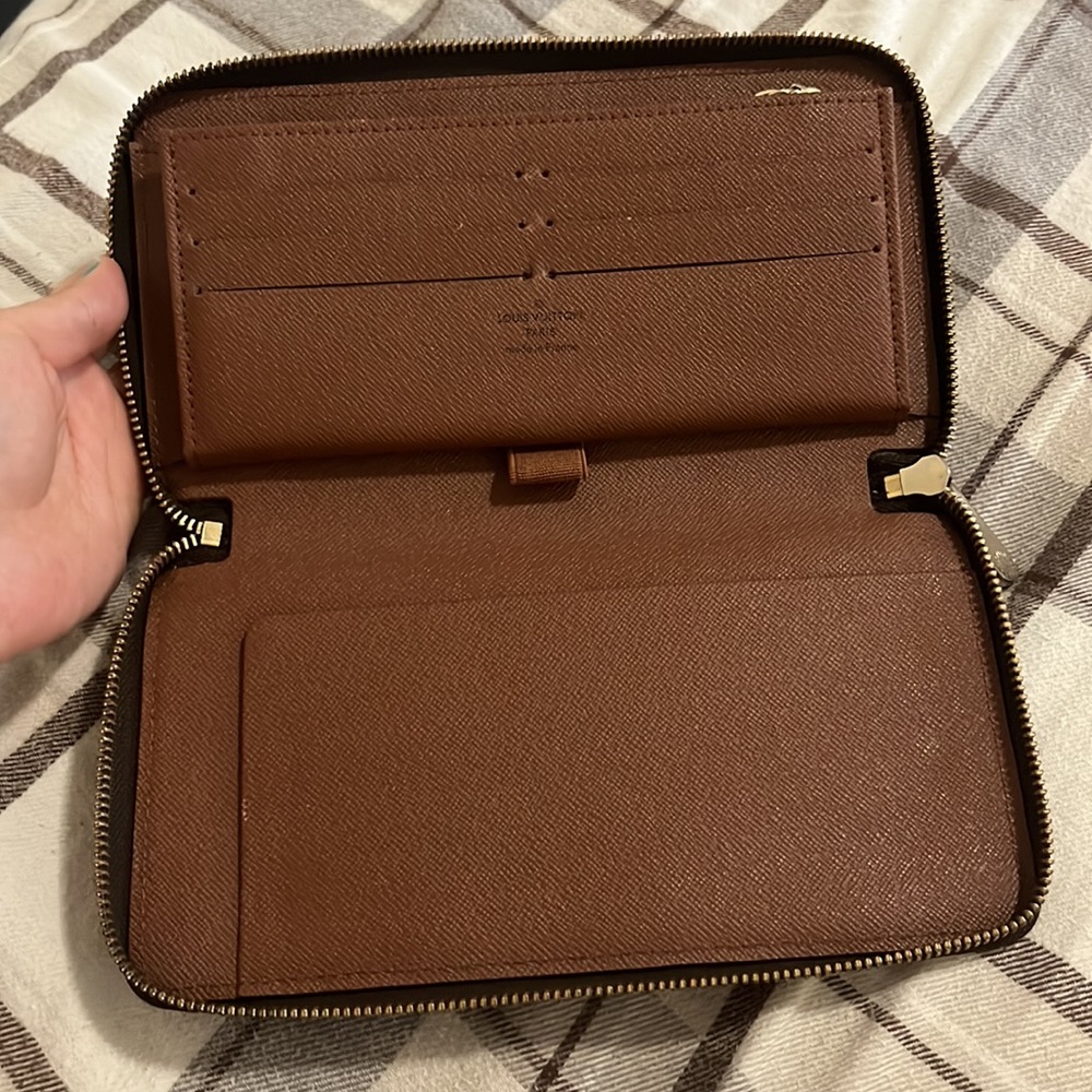 SOLD Louis Vuitton monogram zippy wallet (long wallet) - Picture 4 of 11